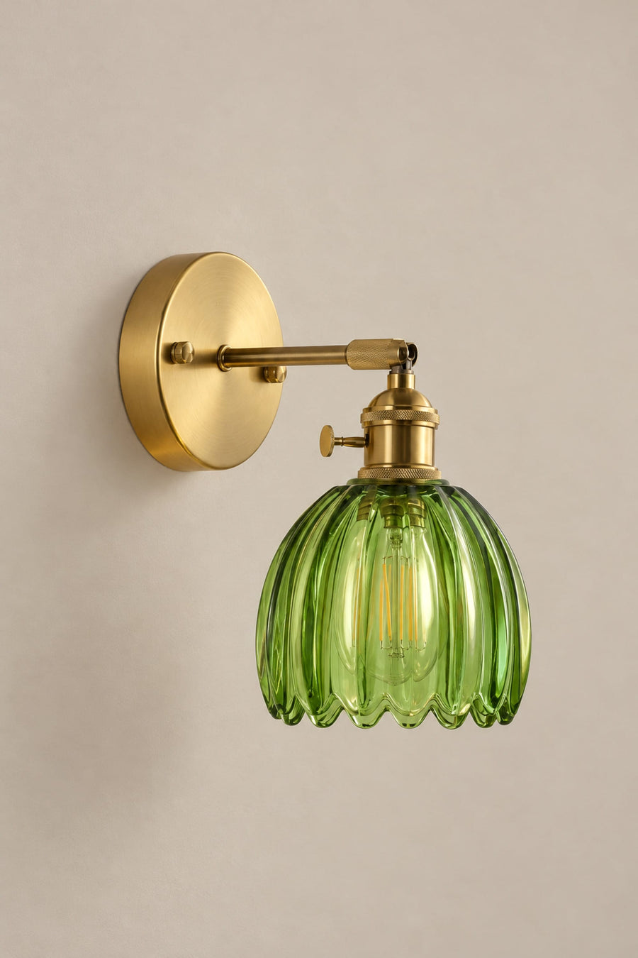 Applique Bauhaus Tulipe – Verre Côtelé et Laiton