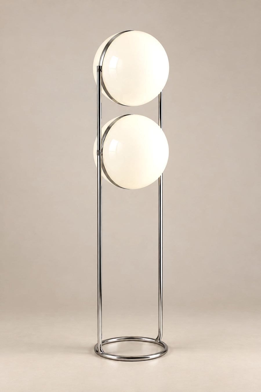 Lampadaire Bauhaus Globes Opalins – Structure Chromée