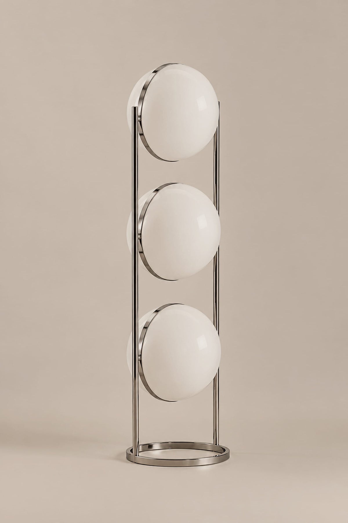 LampeHub Lampadaire 3 globes (H130 cm) / Blanc chaud / Prise EU Lampadaire Bauhaus Globes Opalins – Structure Chromée