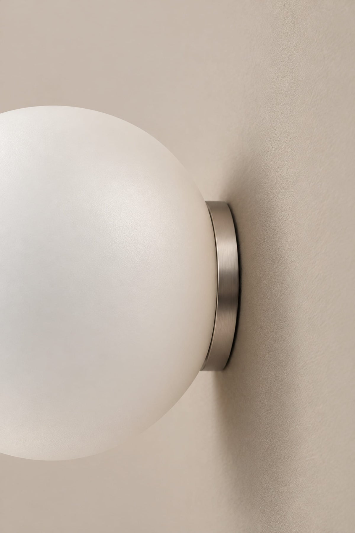 LampeHub Lampe Applique Bauhaus Boule Opaline – Globe en Verre Blanc Laiteux
