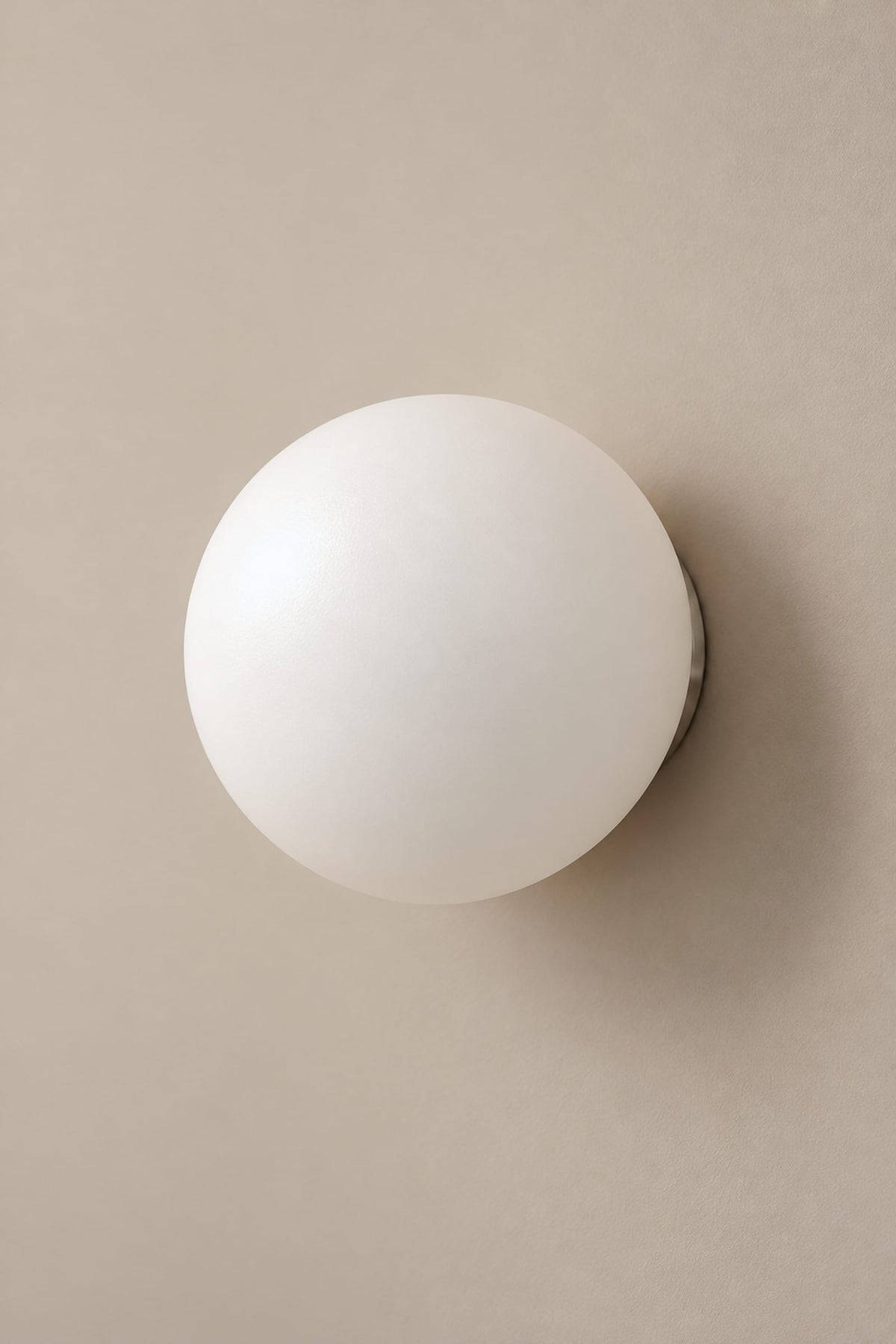 LampeHub Lampe Applique Bauhaus Boule Opaline – Globe en Verre Blanc Laiteux