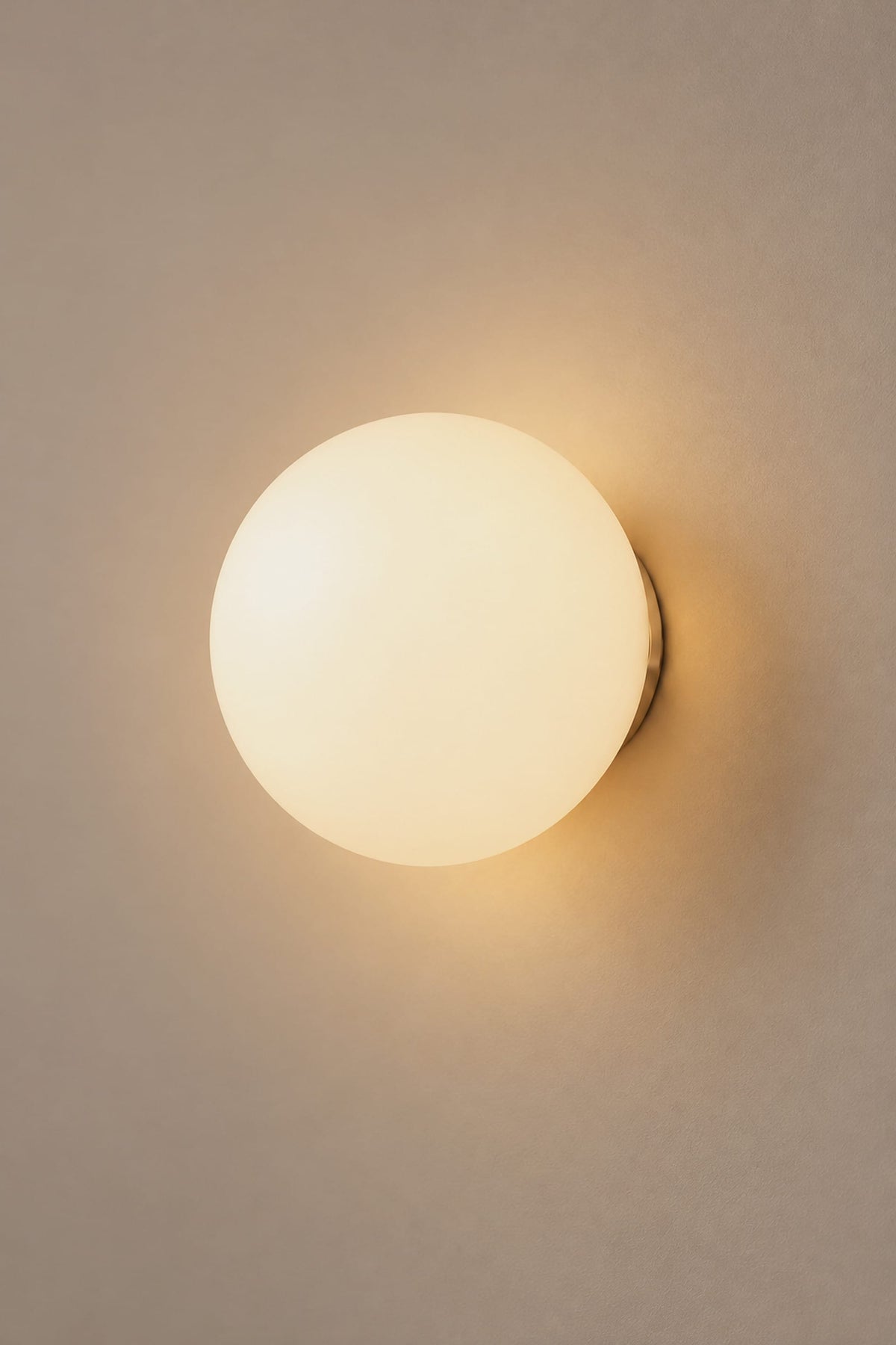 LampeHub Lampe Applique Bauhaus Boule Opaline – Globe en Verre Blanc Laiteux
