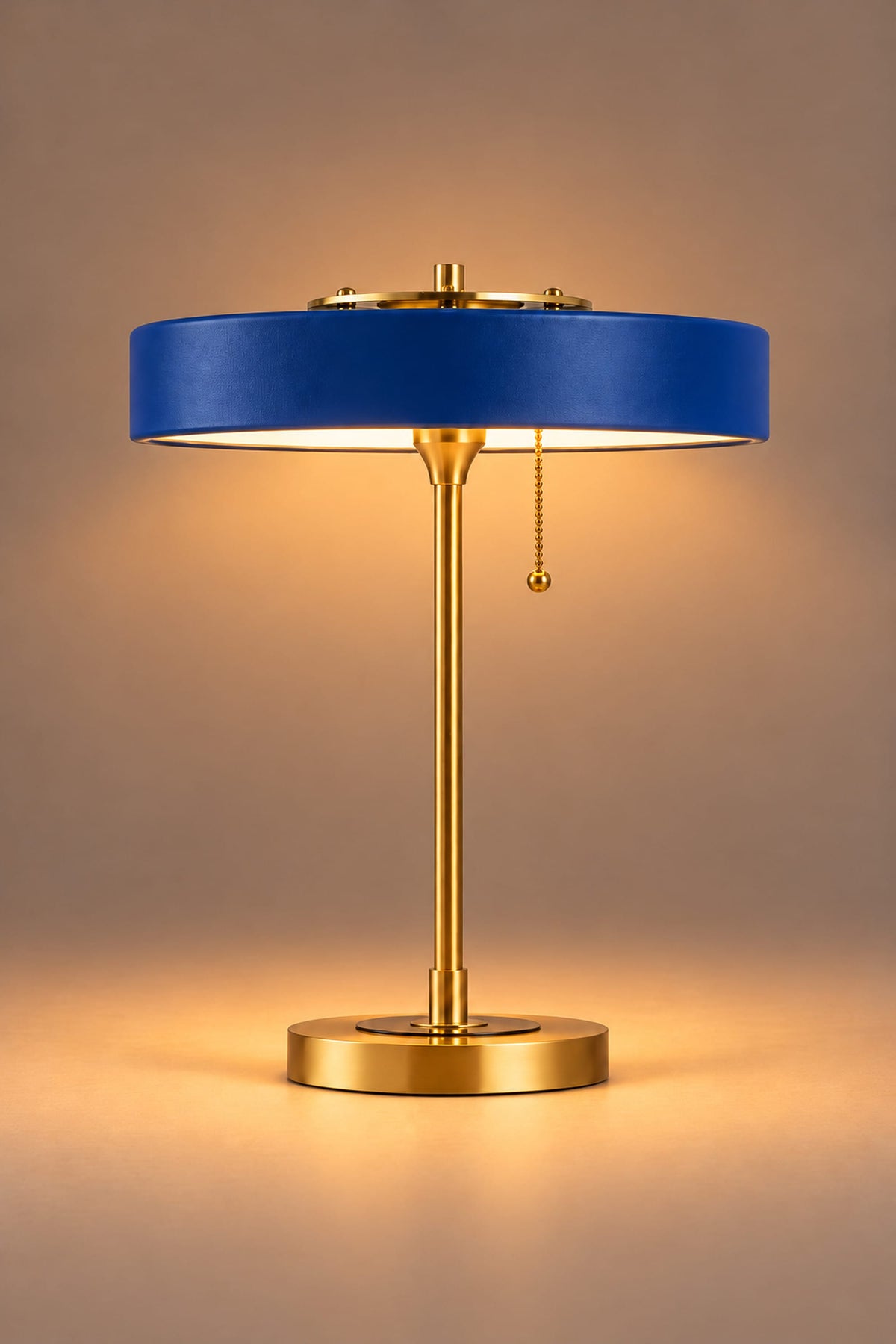 LampeHub Lampe de Table Bauhaus Disque Bleu – Pied Laiton