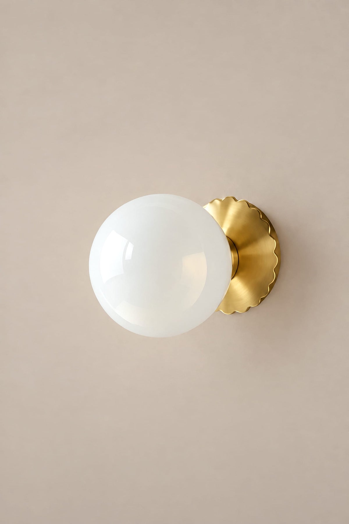 LampeHub Suspension Applique – doré – blanc / Blanc chaud Lustre Bauhaus Globes Rose – Bras Dorés