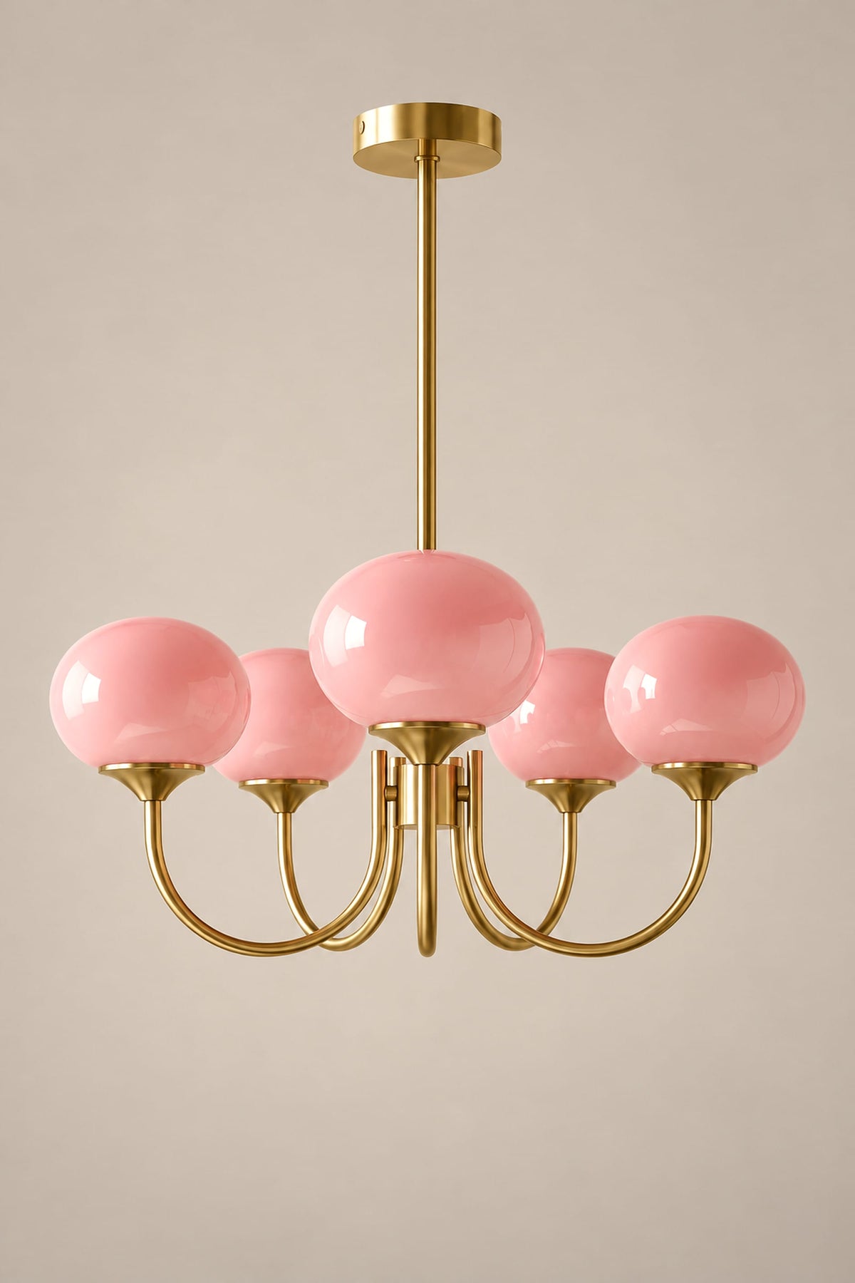 LampeHub Suspension Lustre 5 bras – doré – rose / Blanc chaud Lustre Bauhaus Globes Rose – Bras Dorés